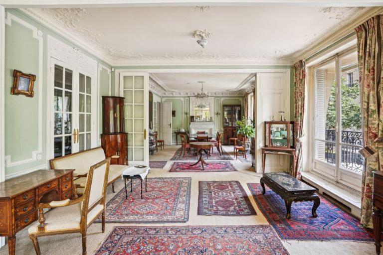 Apartment Haussmannien Paris